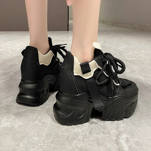 厚底スニーカー
